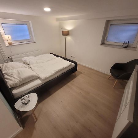Zimmer Im Souterrain Mit Eigenem Bad Celle Exterior foto